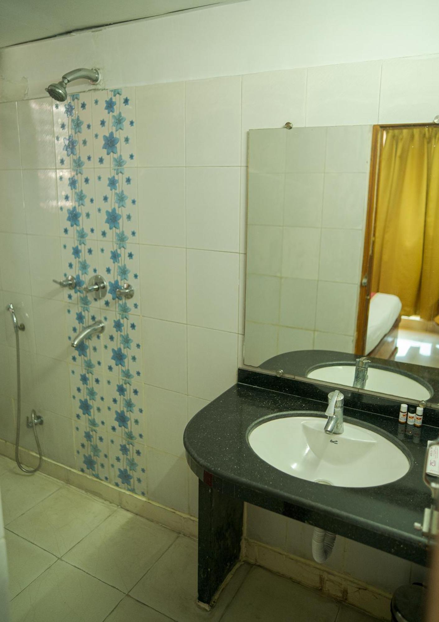 Hotel Ta-Tin Durgapur  Exterior photo